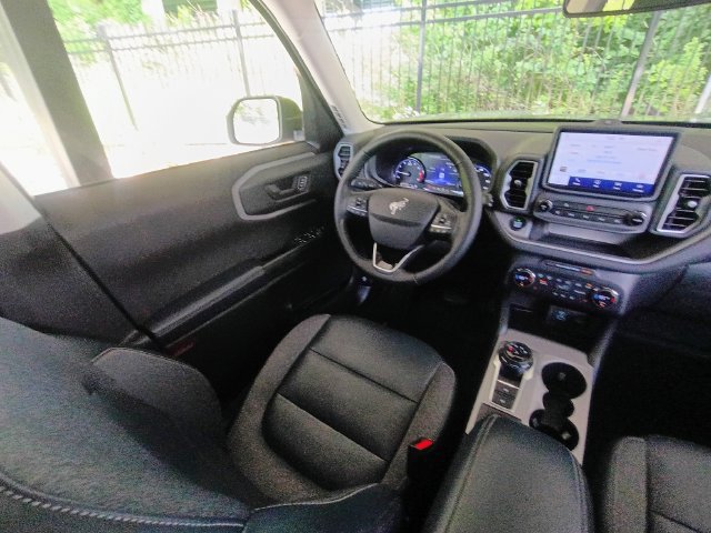 Used 2021 Ford Bronco Sport Outer Banks w/ Outer Banks Package AWD/4WD image 39