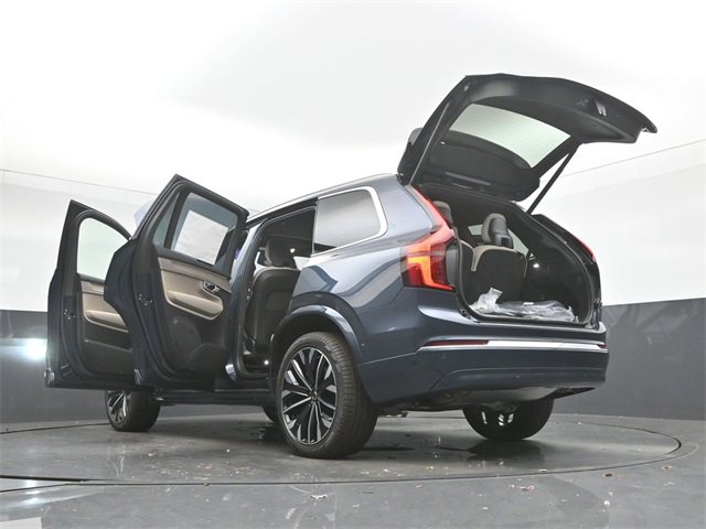 New 2026 Volvo XC90 B6 Plus w/ Protection Package Premier image 57