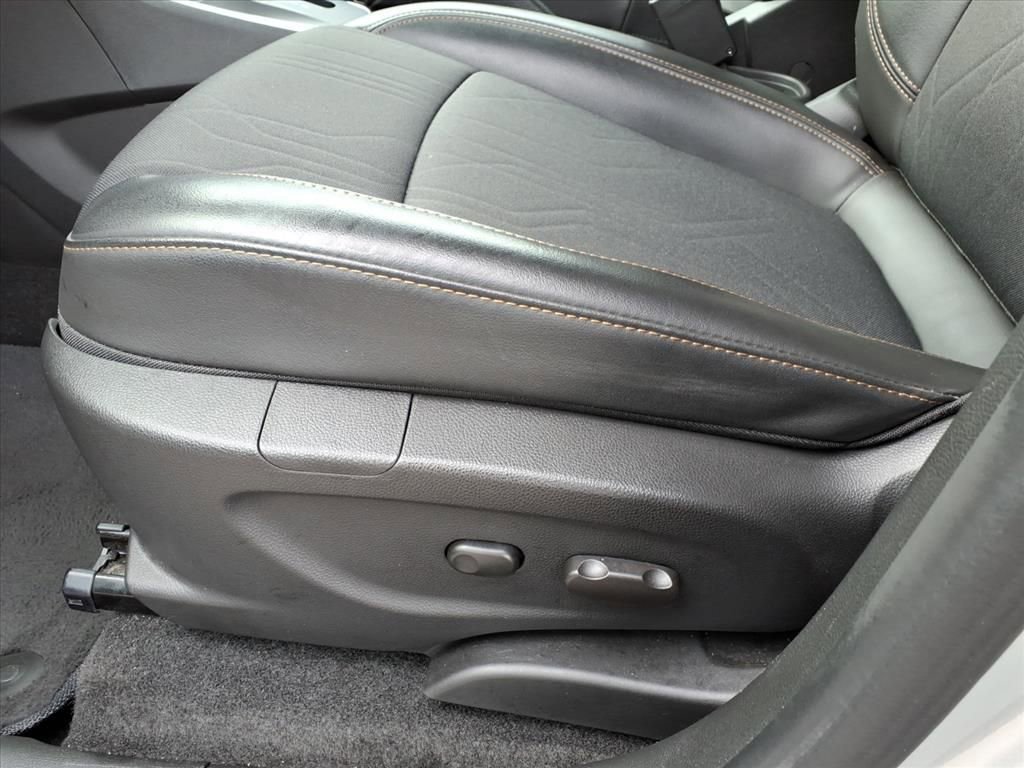 Used 2022 Chevrolet Trax LT w/ Sport Edition image 14