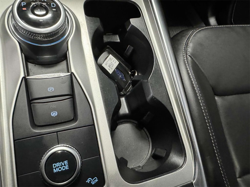 Used 2022 Ford Explorer XLT w/ Equipment Group 202A image 29