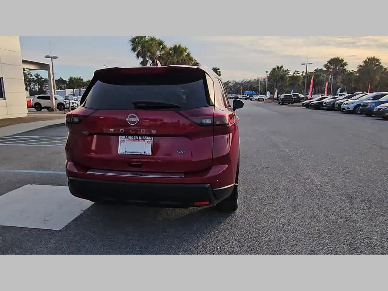 Used 2024 Nissan Rogue SV w/ SV Premium Package image 31