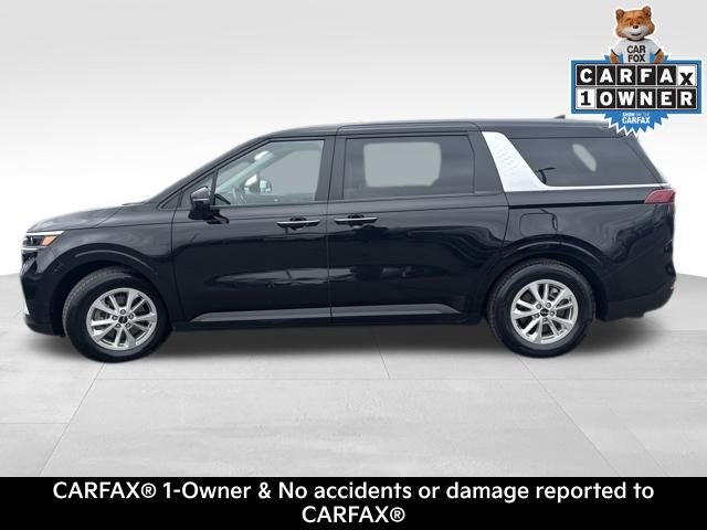 Used 2023 Kia Carnival LX image 4