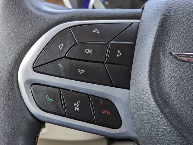 Used 2023 Chrysler Pacifica Limited FWD image 31
