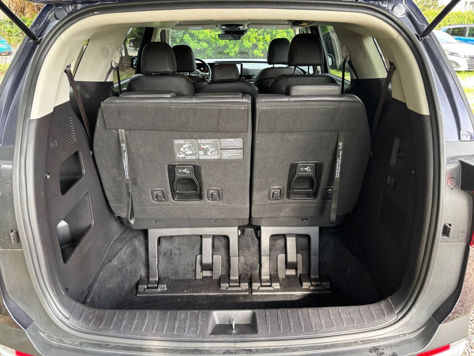 Used 2026 Kia Carnival FWD image 33
