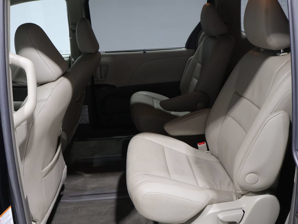 Used 2025 Hyundai Santa Fe Calligraphy AWD/4WD image 19