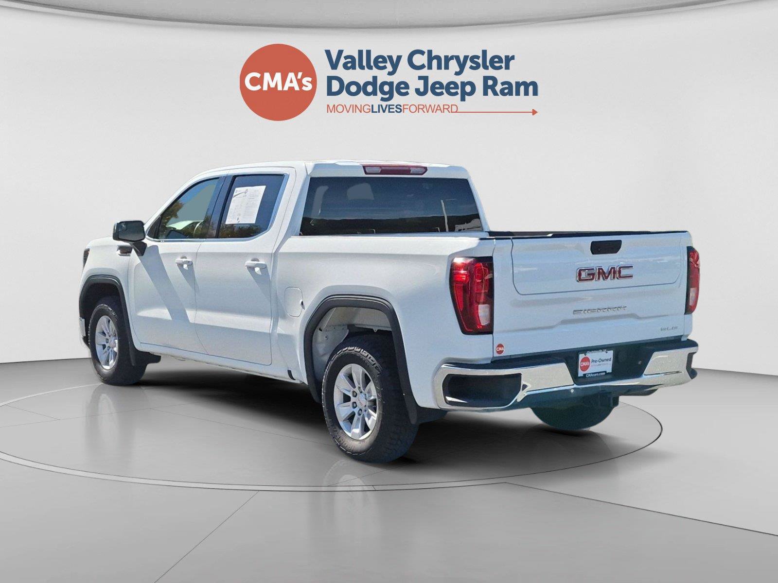 Used 2024 GMC Sierra 1500 SLE AWD/4WD image 3