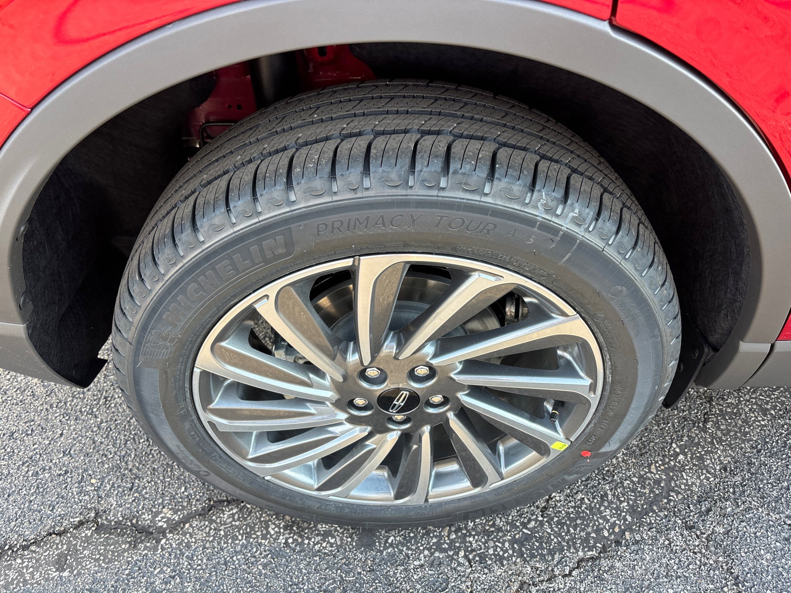 New 2026 Lincoln Corsair Reserve w/ Rear Removable Package Tray image 10