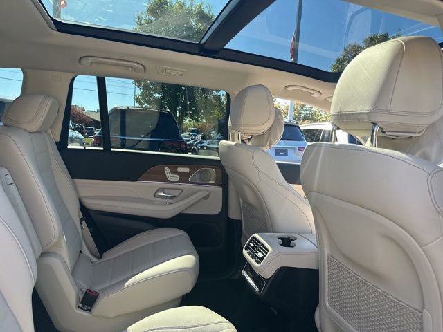 Used 2025 Mercedes-Benz GLS 450 4MATIC image 29