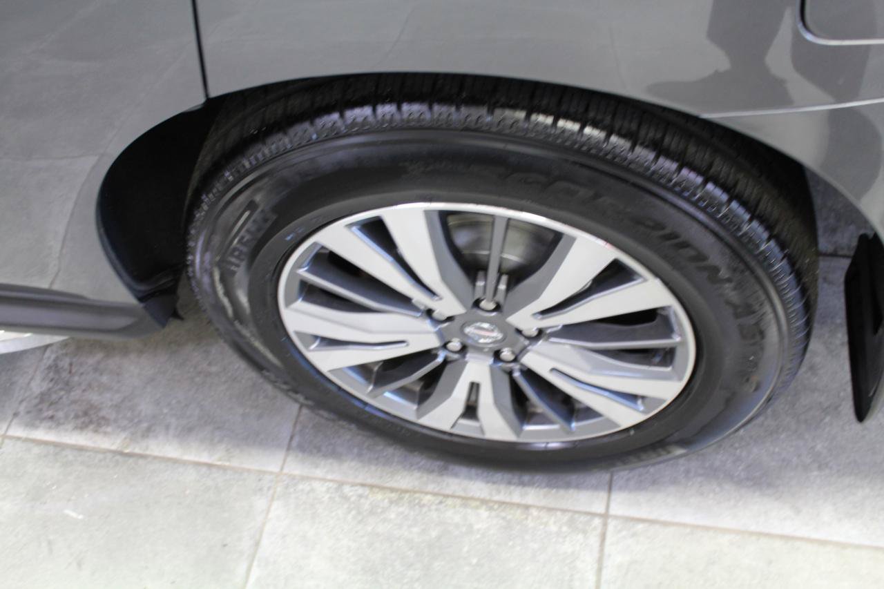 Used 2020 Nissan Pathfinder SL AWD/4WD image 34