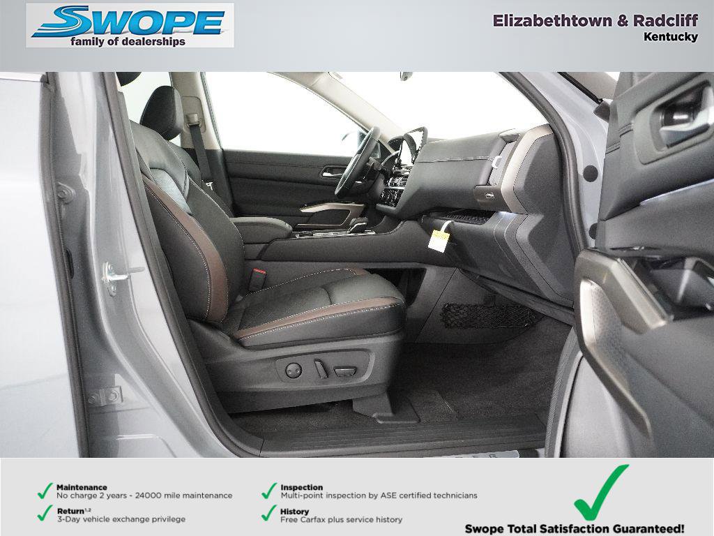New 2025 Nissan Pathfinder Platinum image 10
