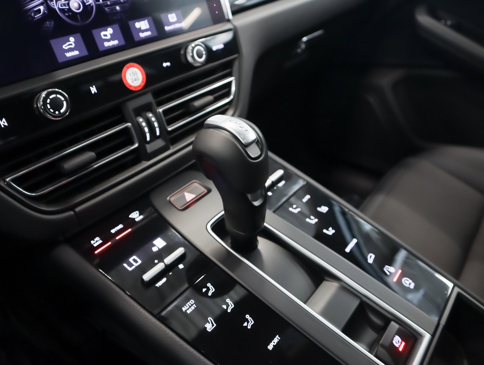 Certified 2026 Porsche Macan image 17