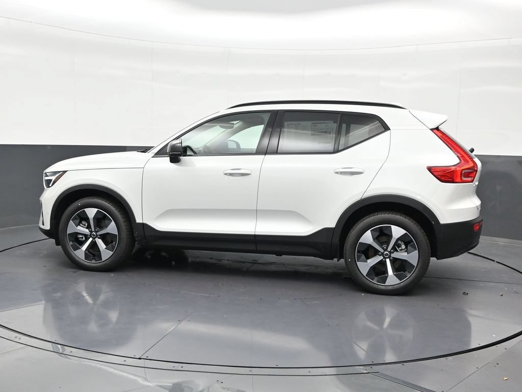 New 2026 Volvo XC40 B5 Plus w/ Climate Package AWD/4WD image 2