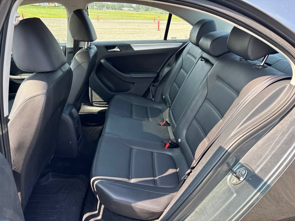 Used 2013 Volkswagen Jetta SE FWD image 14