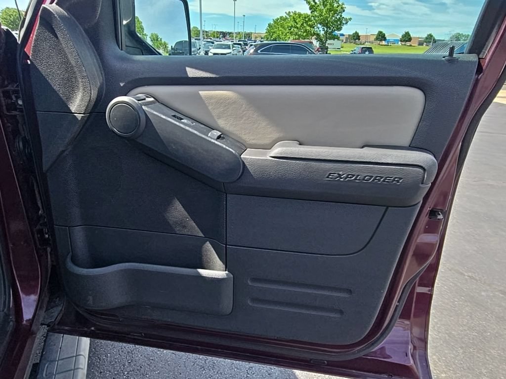 Used 2008 Ford Explorer Sport Trac Limited AWD/4WD image 36