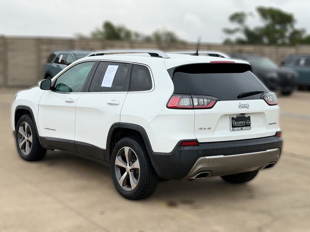 Used 2019 Jeep Cherokee Limited AWD/4WD image 8