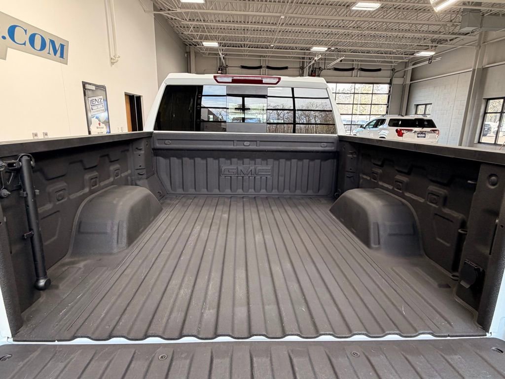 Used 2024 GMC Sierra 1500 SLE w/ Preferred Package image 8