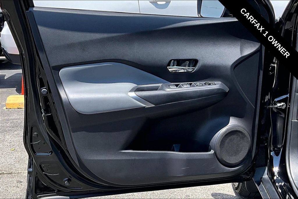 Used 2023 Nissan Kicks SR w/ SR Premium Package FWD image 19