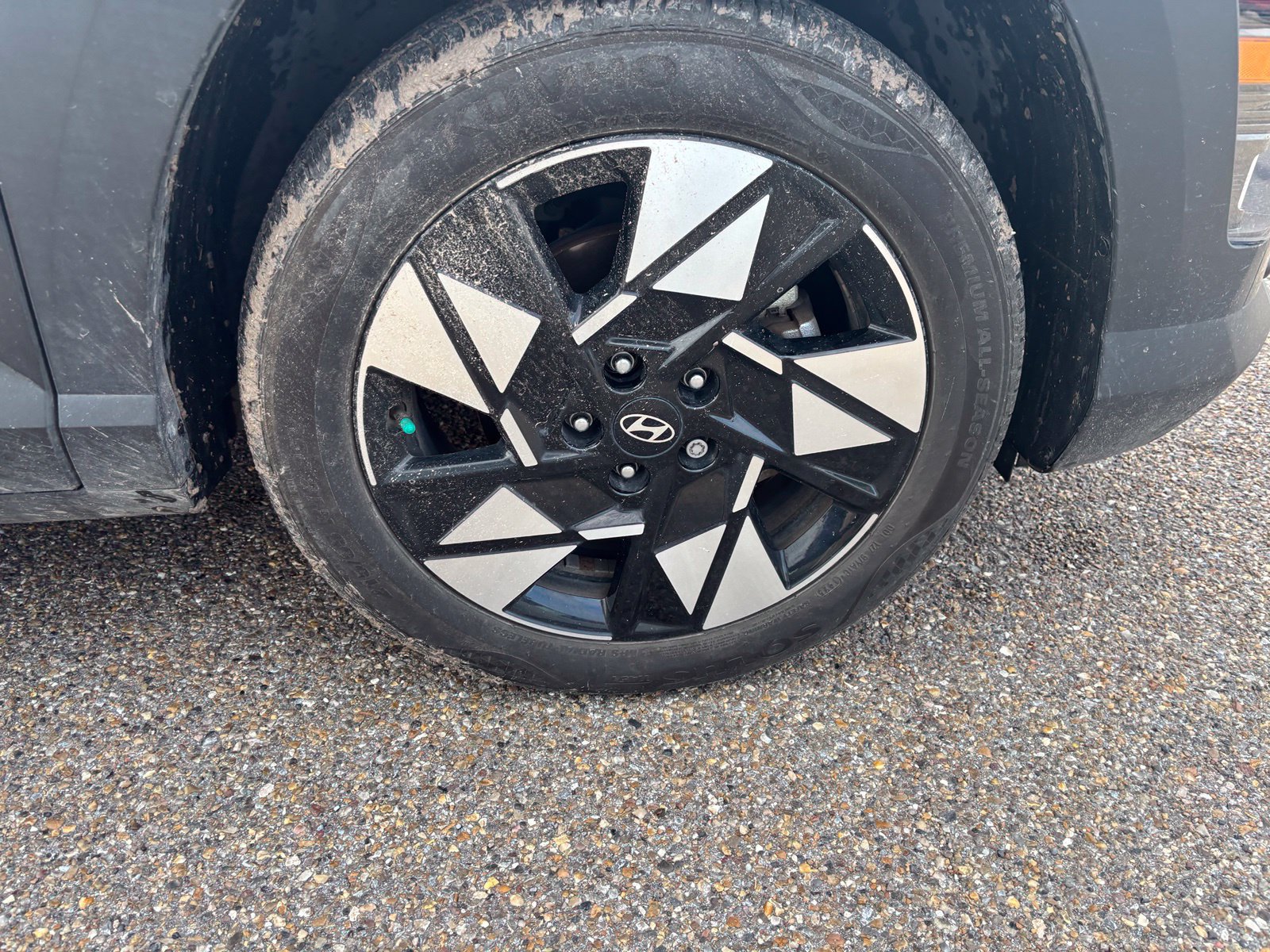 Used 2024 Hyundai Kona SEL FWD image 15