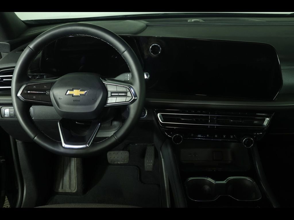 Used 2025 Chevrolet Traverse LT image 17