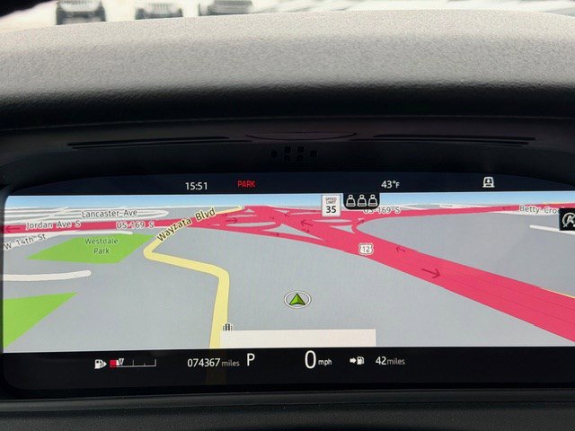 Used 2019 Land Rover Range Rover Velar R-Dynamic SE image 10