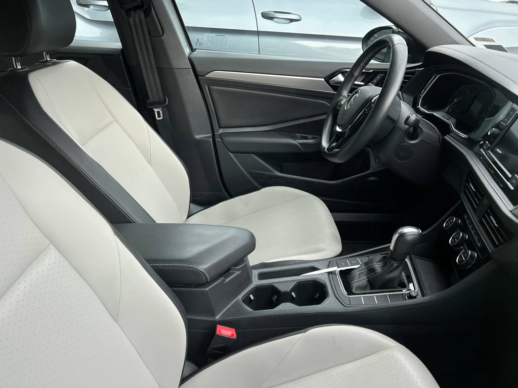 Used 2020 Volkswagen Jetta R-Line w/ R-Line Cold Weather Package FWD image 10
