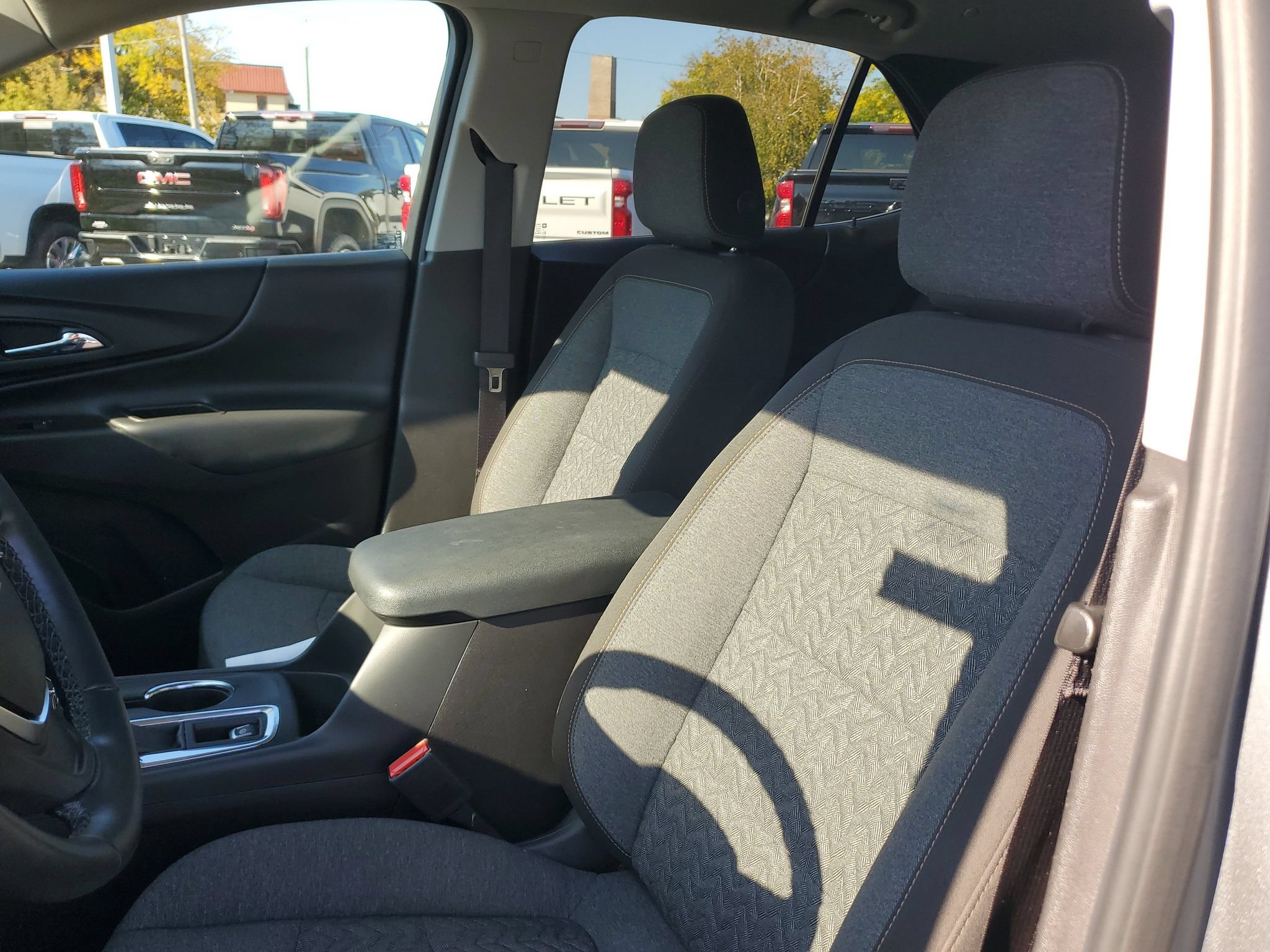 Used 2024 Chevrolet Equinox LT FWD image 15