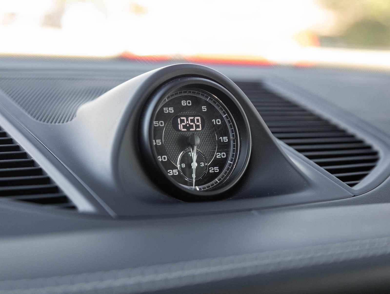 Used 2024 Porsche Macan Turbo image 23