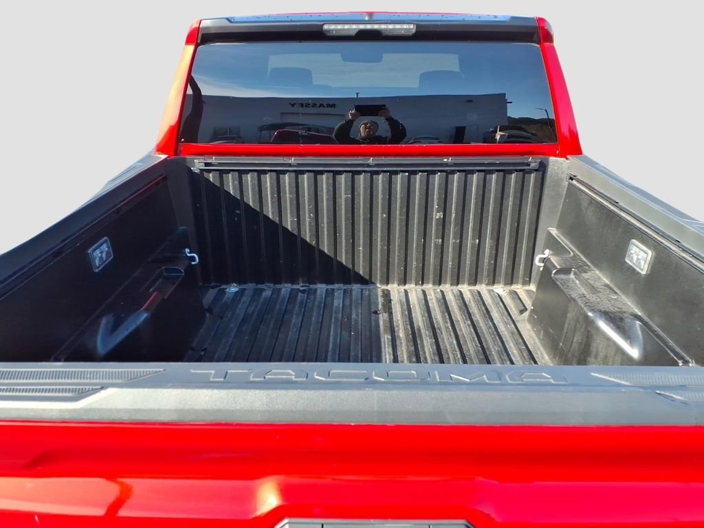 Used 2025 Toyota Tacoma SR5 image 10