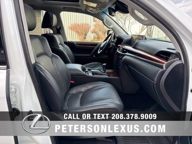 Used 2021 Lexus LX 570 4WD w/ 3rd Row & Luxury Pkg image 12