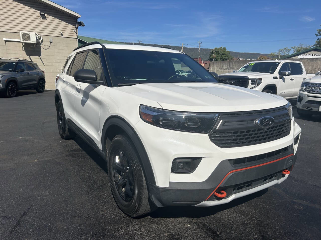 Used 2022 Ford Explorer Timberline image 2