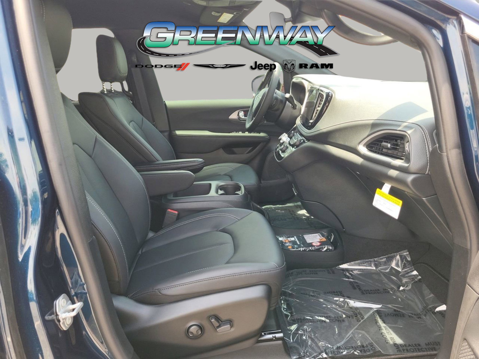 New 2025 Chrysler Pacifica Select w/ Uconnect Theater Family Group image 10