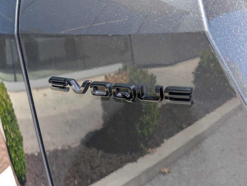 Certified 2025 Land Rover Range Rover Evoque Dynamic SE image 33