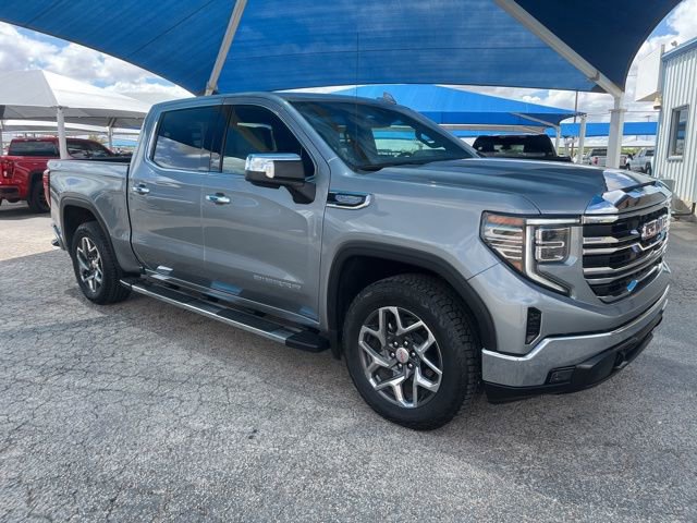 Used 2023 GMC Sierra 1500 SLT image 3