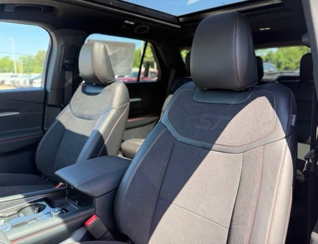 New 2026 Ford Explorer ST w/ Sun And Sound Package AWD/4WD image 17