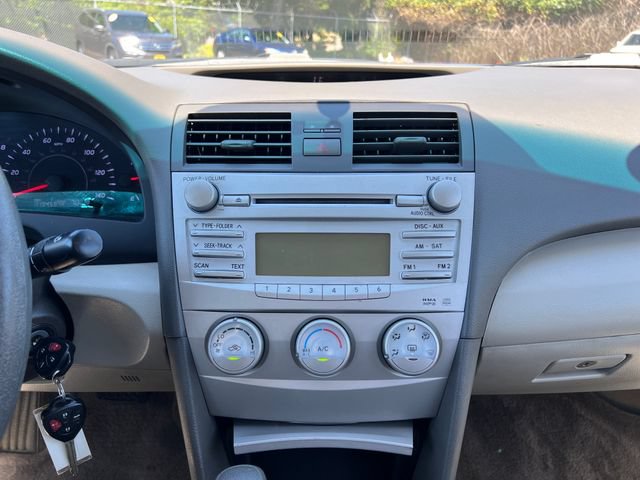 Used 2010 Toyota Camry LE FWD image 22