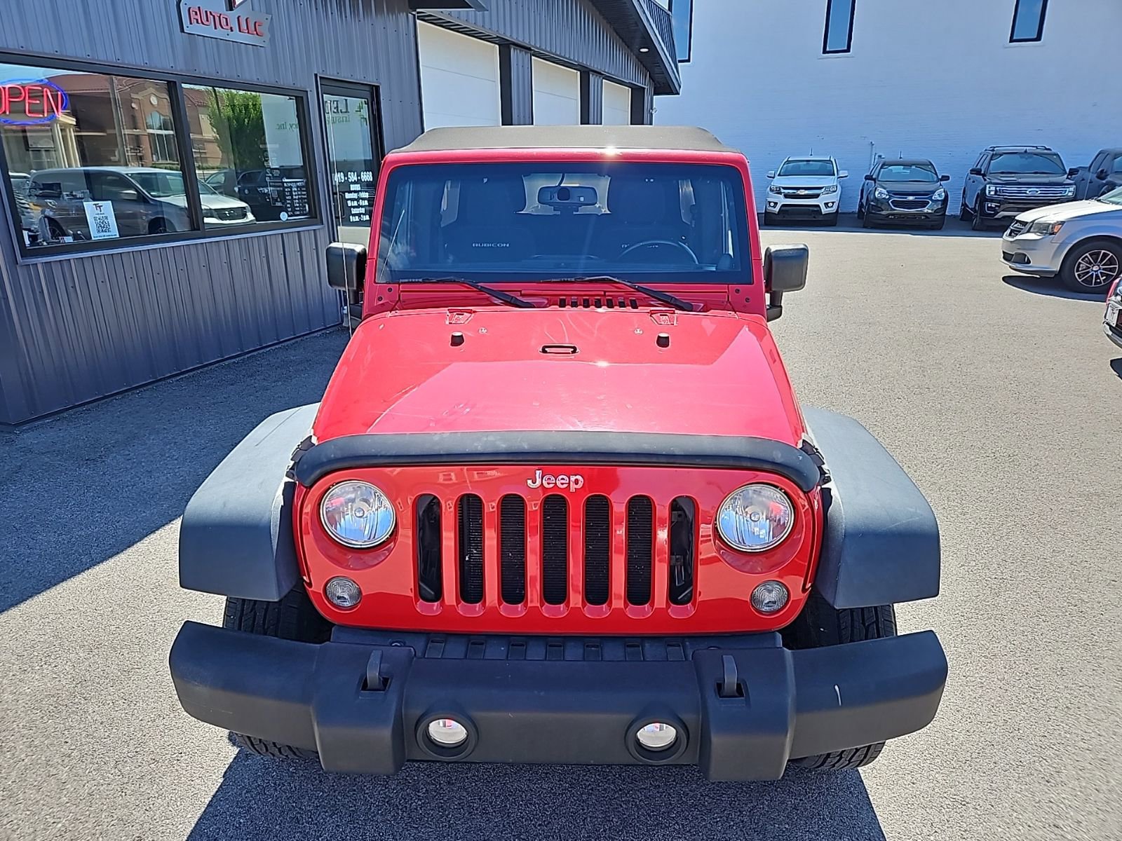 Used 2014 Jeep Wrangler Unlimited Rubicon w/ Connectivity Group AWD/4WD image 10