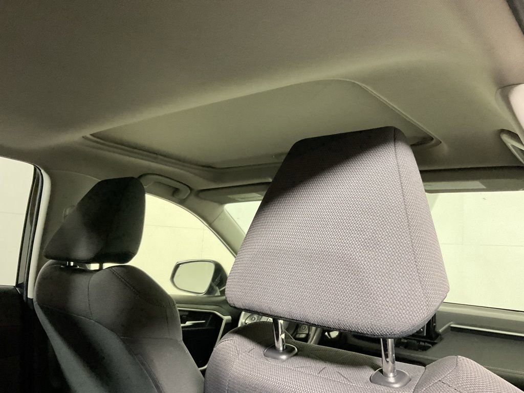Used 2019 Toyota RAV4 XLE AWD/4WD image 2