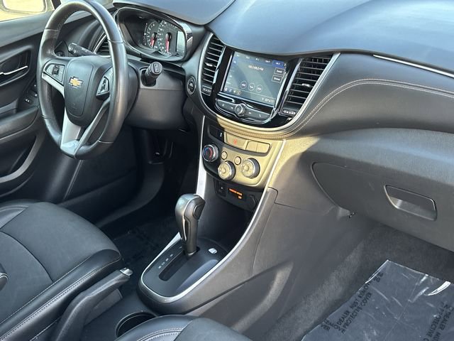 Certified 2021 Chevrolet Trax LT w/ LT Convenience Package image 28