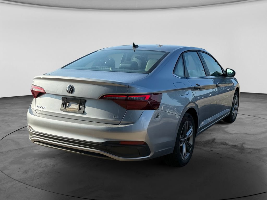 Used 2024 Volkswagen Jetta SE FWD image 9