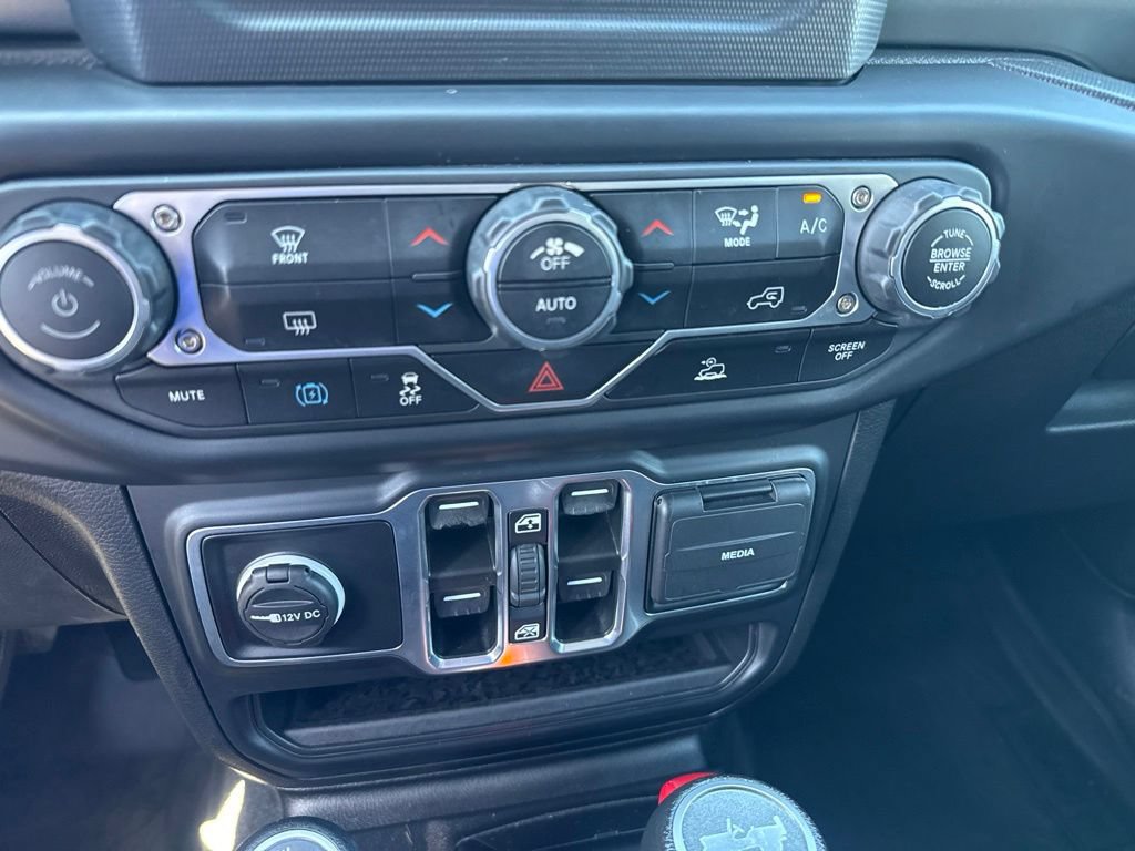 Used 2023 Jeep Wrangler Unlimited AWD/4WD image 24