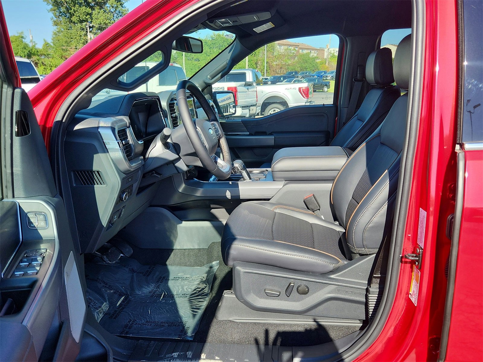 New 2025 Ford F150 Lariat w/ Equipment Group 501A Mid image 9