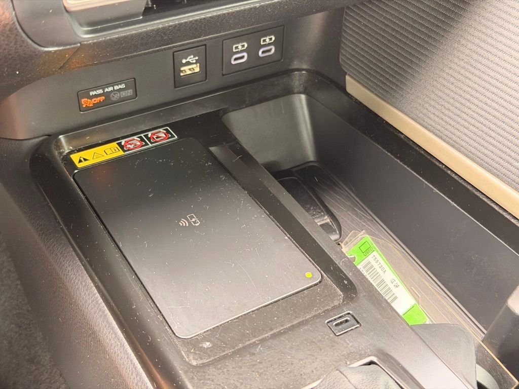 Used 2025 Toyota Camry SE FWD image 32