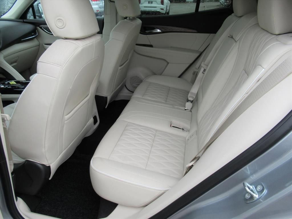 Used 2023 Buick Envision Avenir image 35