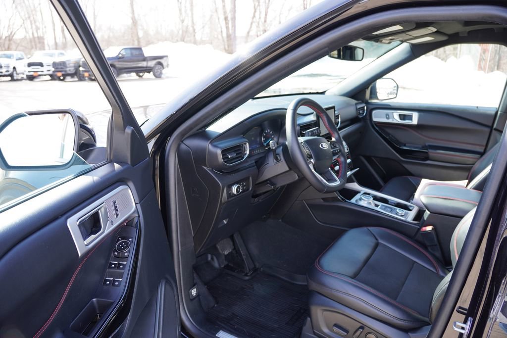 Used 2023 Ford Explorer ST-Line w/ Class IV Trailer Tow Package image 14