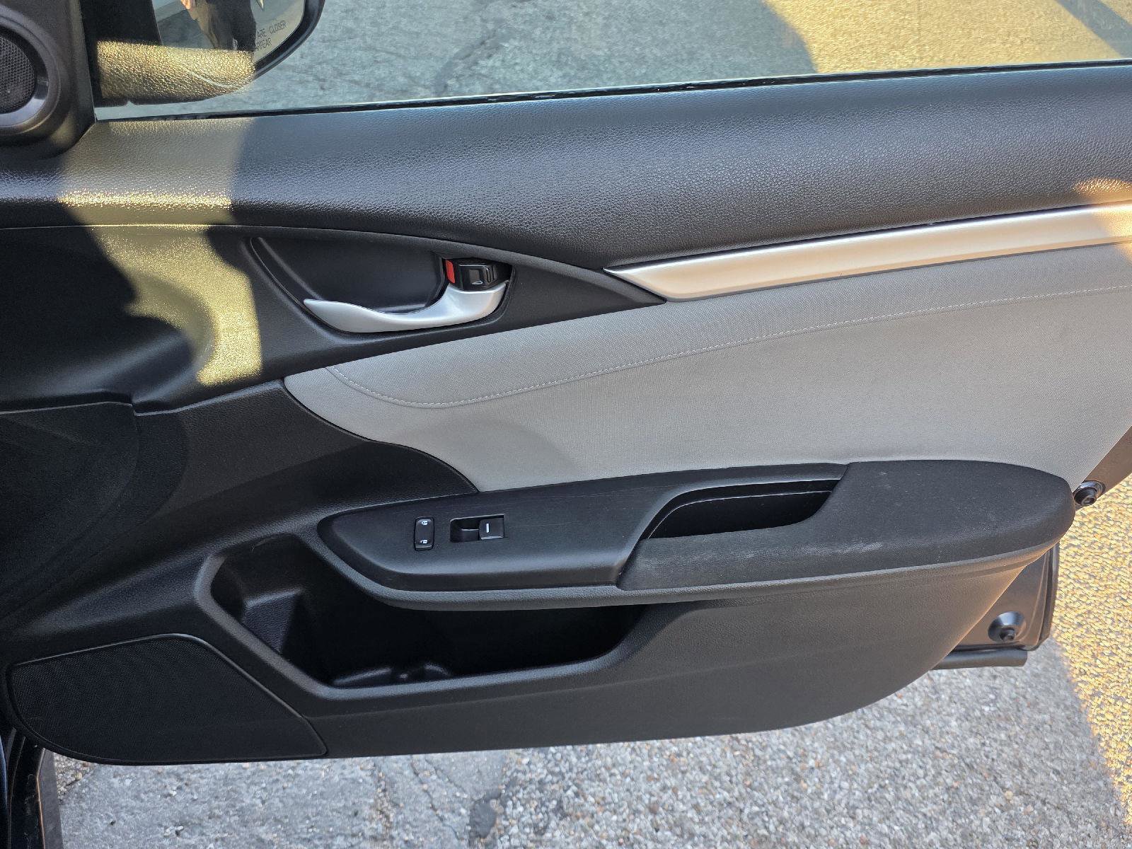 Used 2018 Honda Civic EX image 26