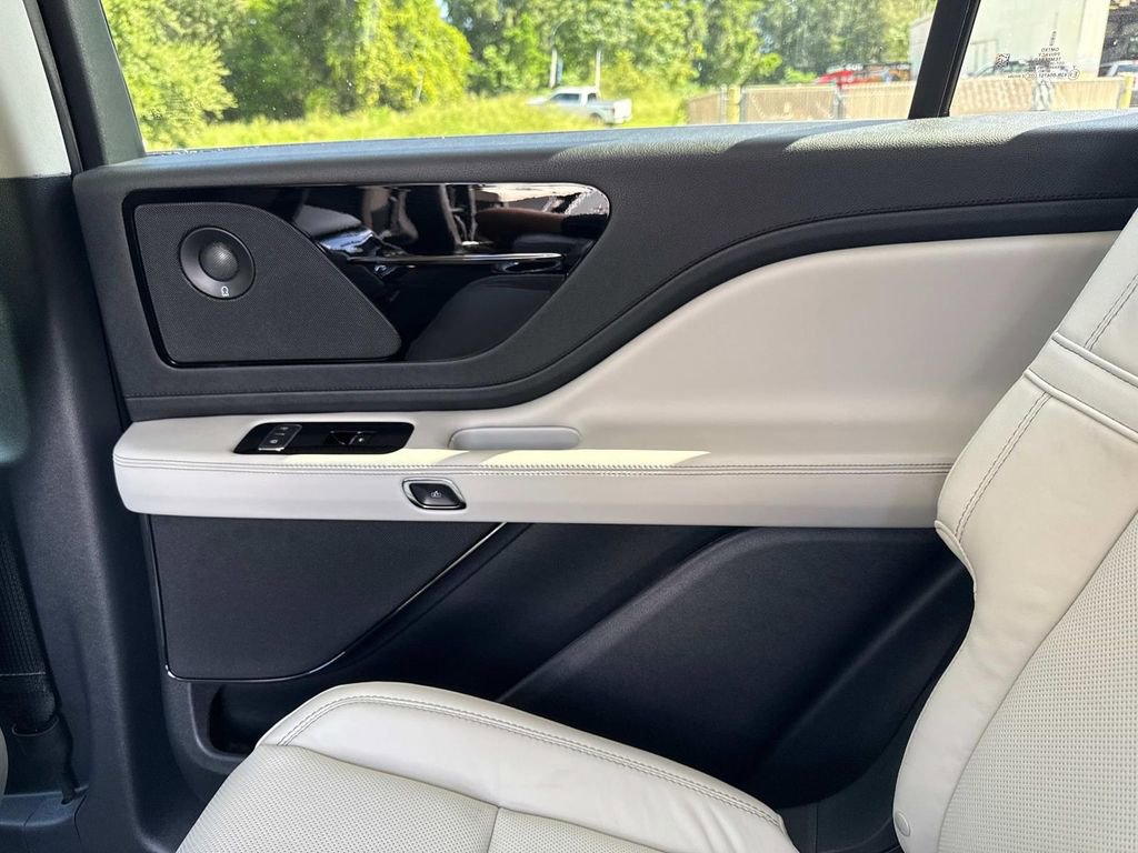 New 2025 Lincoln Aviator Reserve image 15