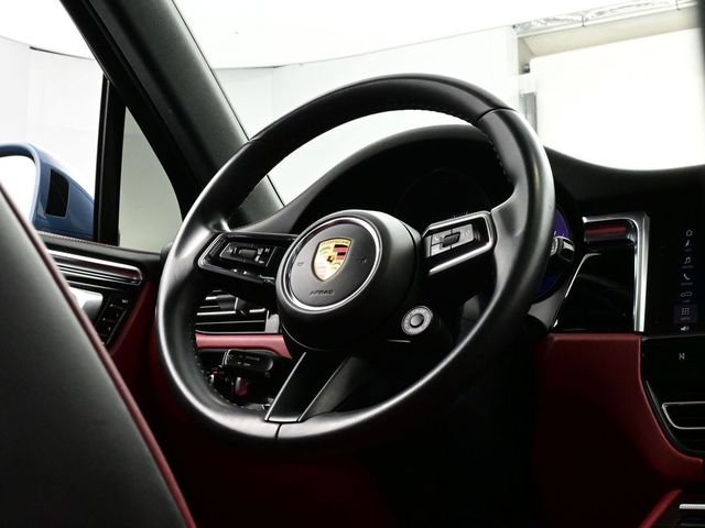 Certified 2022 Porsche Macan S AWD/4WD image 21