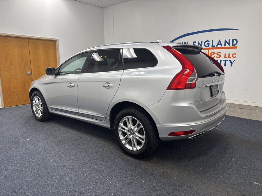 Used 2015 Volvo XC60 T5 AWD/4WD image 2