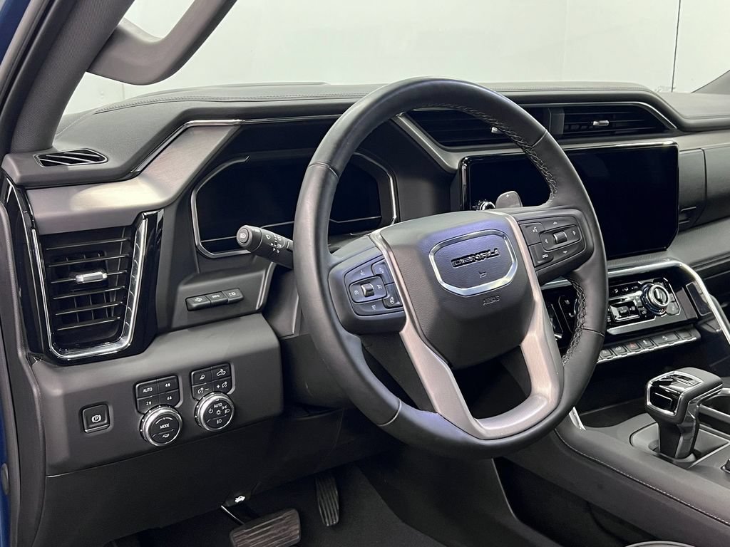 Used 2025 GMC Sierra 1500 Denali w/ Technology Package AWD/4WD image 4