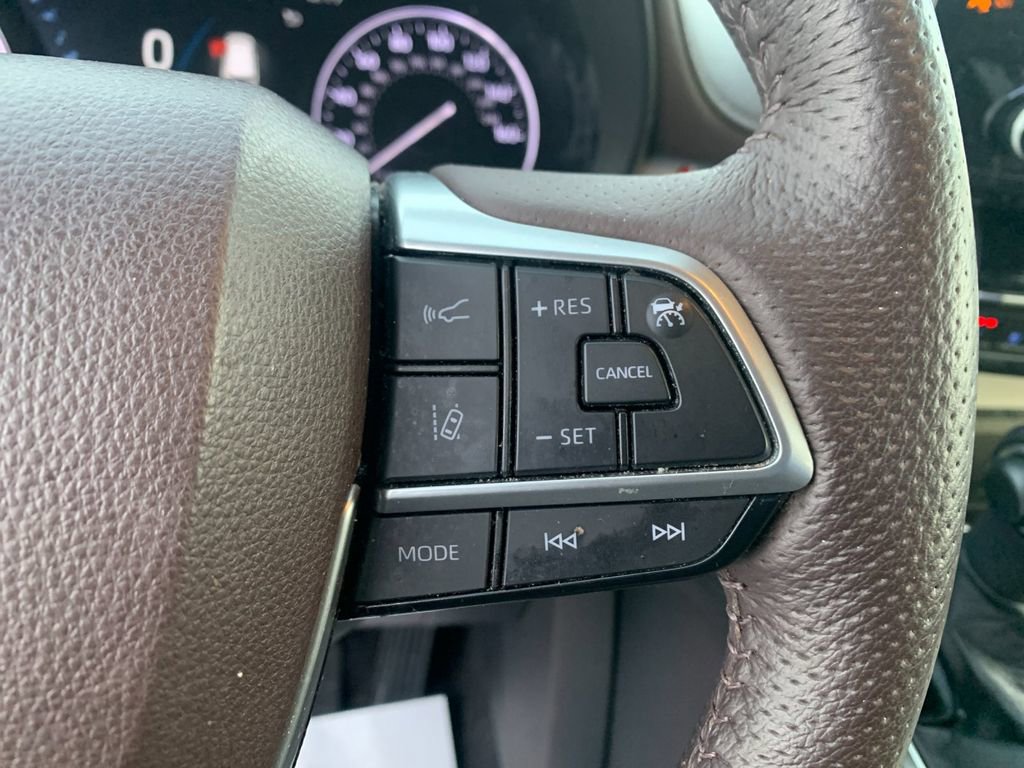 Used 2021 Toyota Sienna Platinum image 29